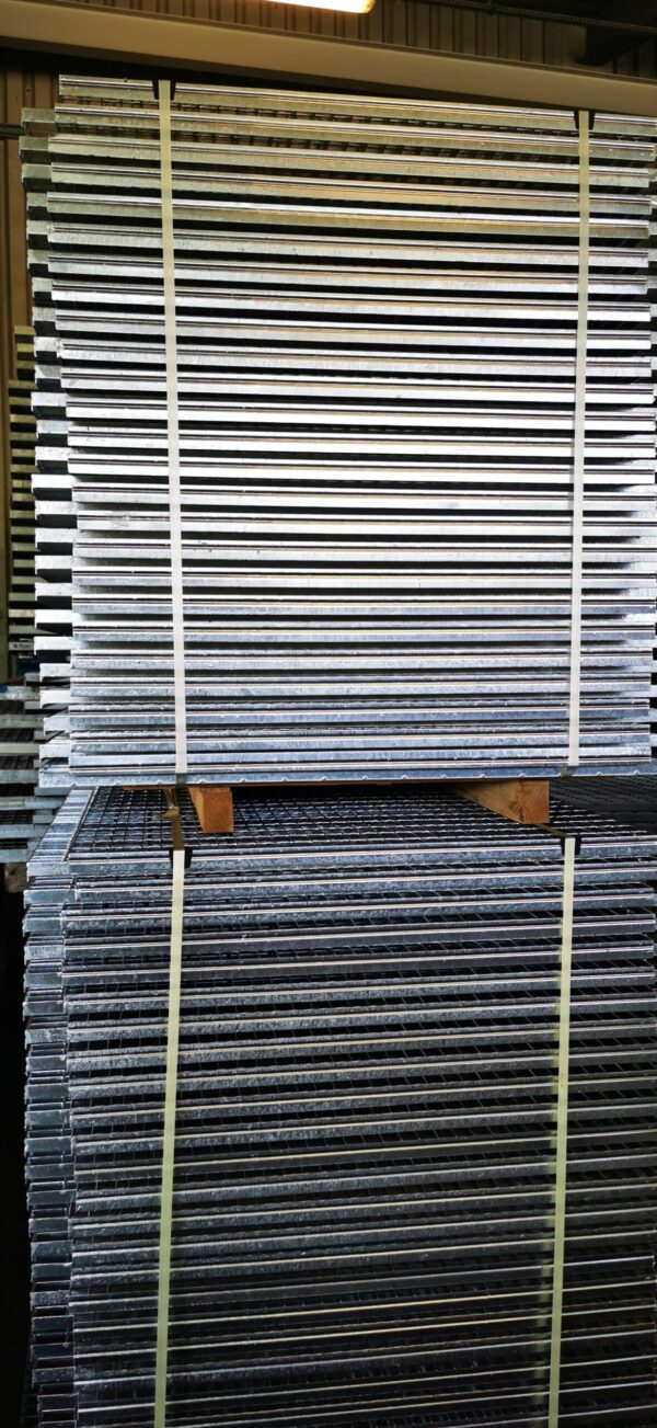 Krata VEMA 1210 x 1085 x 25 - obrazek 2