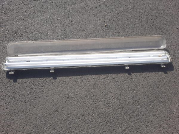 Lampa świetlówkowa